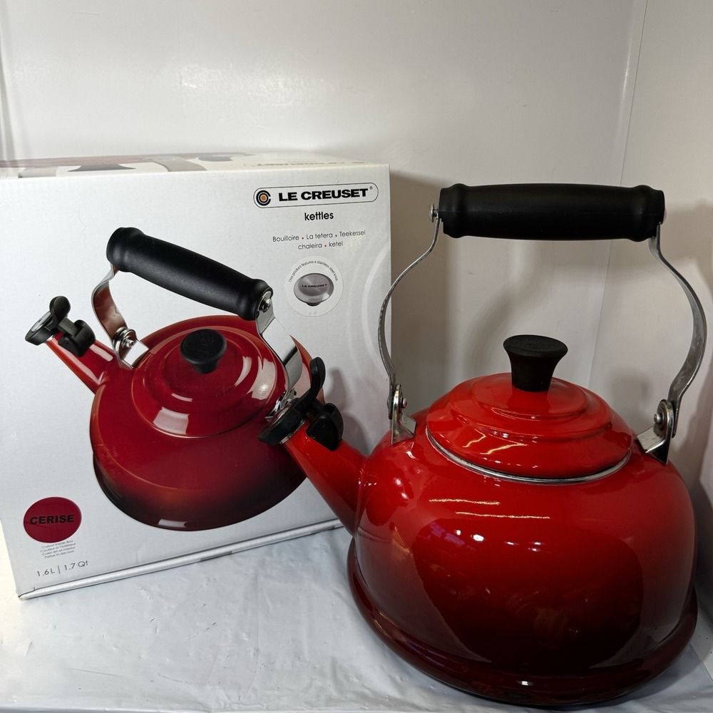 Le Creuset Enamel Steel 1.7 Qt Classic Whistling Kettle Cerise Red READ